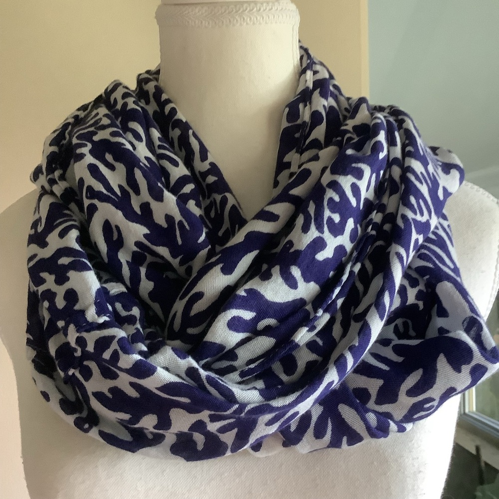 Lilly Pulitzer Navy and White Infinity Loop Scarf